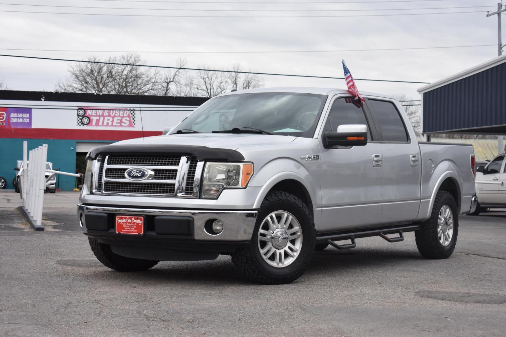 2011 SILVER Ford F-150 FX2 SuperCrew 5.5-ft. Bed 2WD (1FTFW1CF9BF) with an 5.0L V8 engine, 4-Speed Automatic transmission, located at 420 E. Kingsbury St., Seguin, TX, 78155, (830) 401-0495, 29.581060, -97.961647 - Photo#3