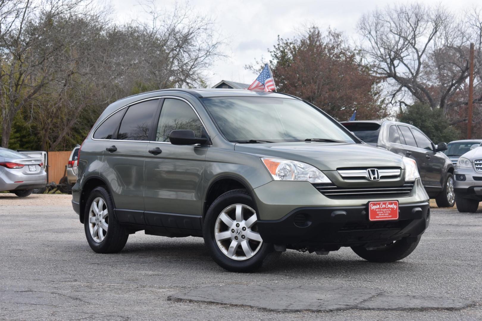 2008 GREEN Honda CR-V EX 2WD AT (JHLRE38558C) with an 2.4L L4 DOHC 16V engine, 5-Speed Automatic Overdrive transmission, located at 420 E. Kingsbury St., Seguin, TX, 78155, (830) 401-0495, 29.581060, -97.961647 - Photo#1