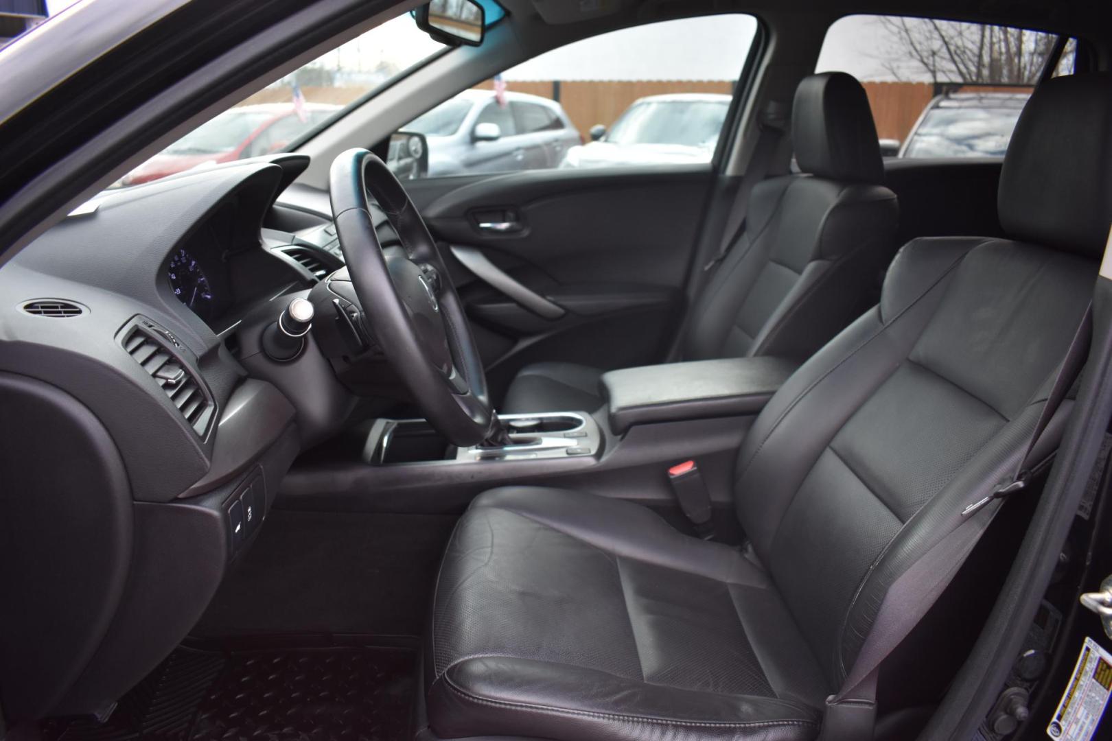 2015 BLACK Acura RDX 6-Spd AT w/ Technology Package (5J8TB3H59FL) with an 2.3L L4 DOHC 16V engine, 6-Speed Automatic transmission, located at 420 E. Kingsbury St., Seguin, TX, 78155, (830) 401-0495, 29.581060, -97.961647 - Photo#4