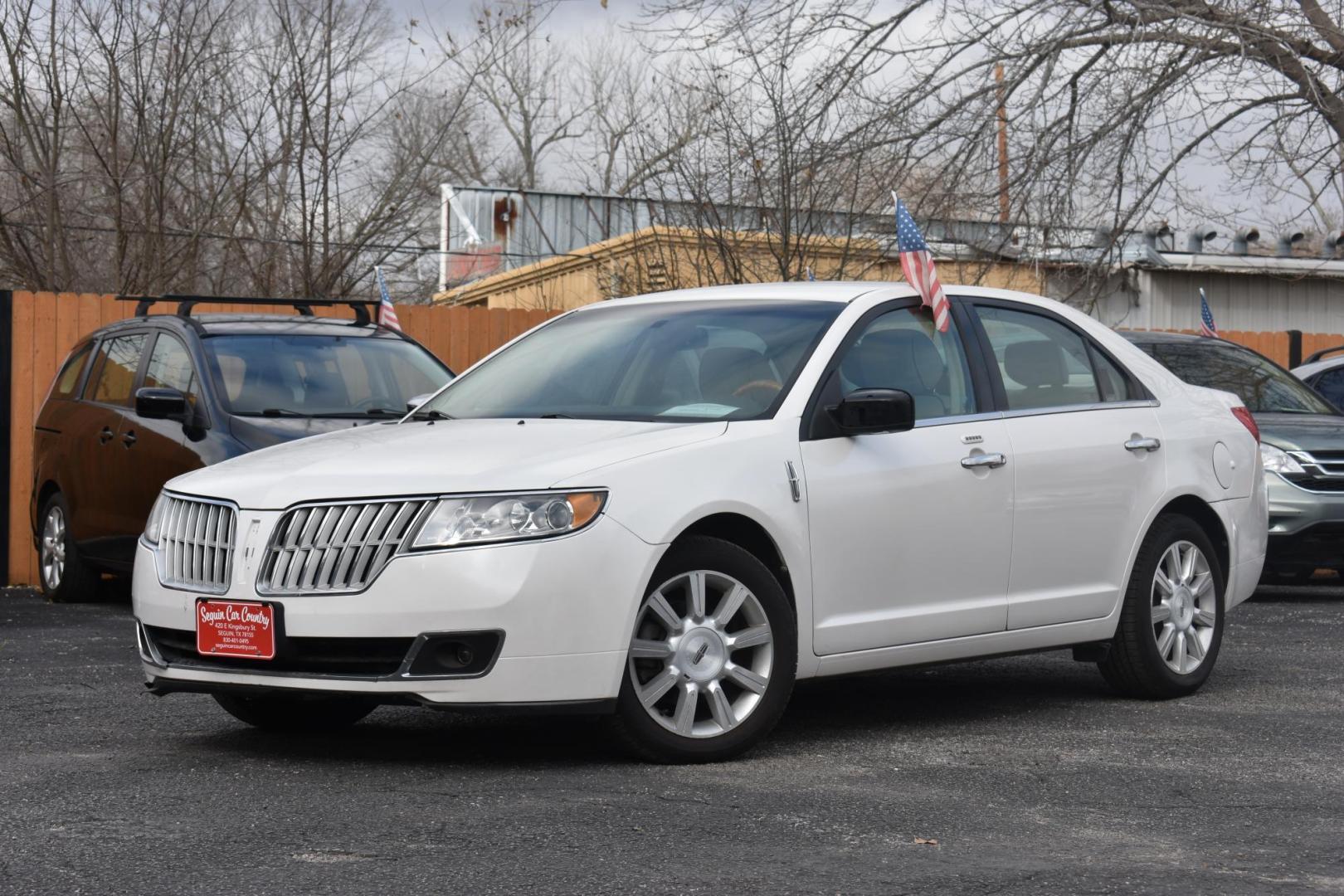2012 WHITE Lincoln MKZ FWD (3LNHL2GC5CR) with an 3.5L V6 DOHC 24V engine, 6-Speed Automatic transmission, located at 420 E. Kingsbury St., Seguin, TX, 78155, (830) 401-0495, 29.581060, -97.961647 - Photo#2