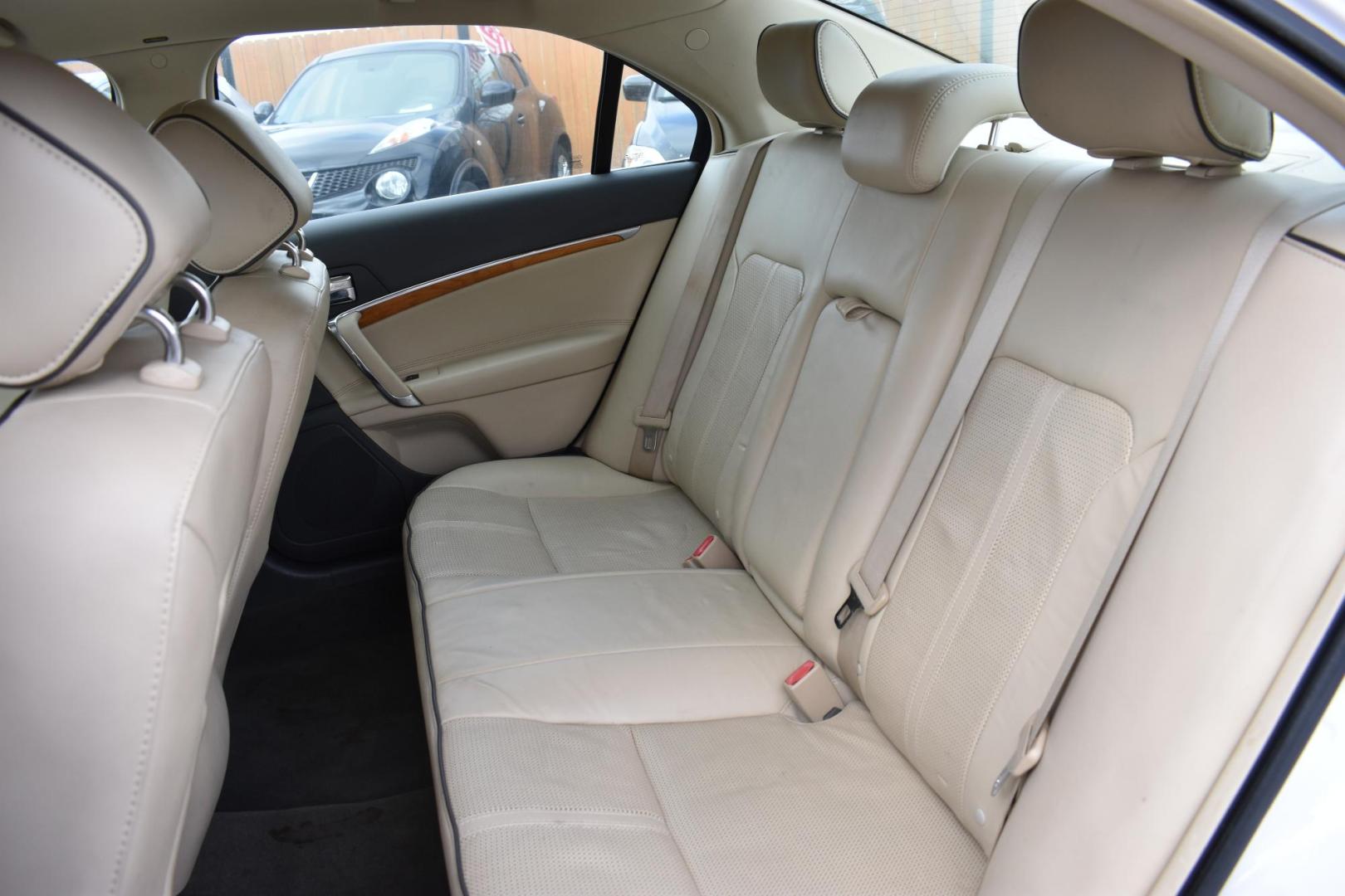 2012 WHITE Lincoln MKZ FWD (3LNHL2GC5CR) with an 3.5L V6 DOHC 24V engine, 6-Speed Automatic transmission, located at 420 E. Kingsbury St., Seguin, TX, 78155, (830) 401-0495, 29.581060, -97.961647 - Photo#4
