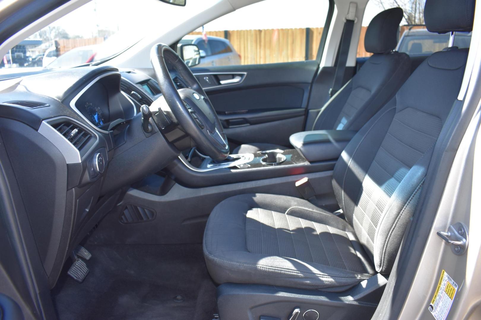 2017 TAN Ford Edge SEL AWD (2FMPK4J82HB) with an 3.5L V6 DOHC 24V engine, 6A transmission, located at 420 E. Kingsbury St., Seguin, TX, 78155, (830) 401-0495, 29.581060, -97.961647 - Photo#3