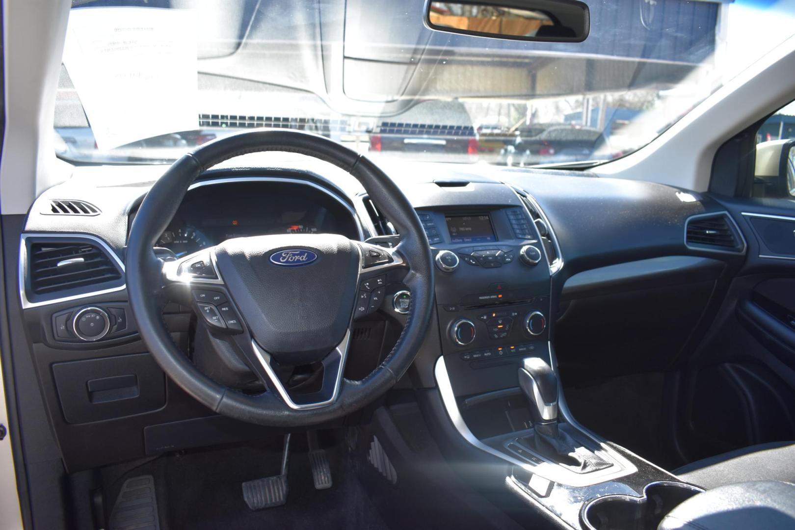 2017 TAN Ford Edge SEL AWD (2FMPK4J82HB) with an 3.5L V6 DOHC 24V engine, 6A transmission, located at 420 E. Kingsbury St., Seguin, TX, 78155, (830) 401-0495, 29.581060, -97.961647 - Photo#5