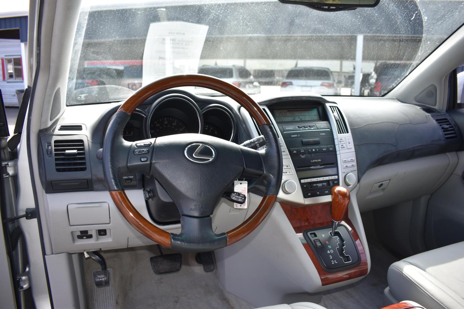 2004 SILVER Lexus RX 330 2WD (JTJGA31U040) with an 3.3L V6 DOHC 24V engine, 5-Speed Automatic Overdrive transmission, located at 420 E. Kingsbury St., Seguin, TX, 78155, (830) 401-0495, 29.581060, -97.961647 - Photo#7