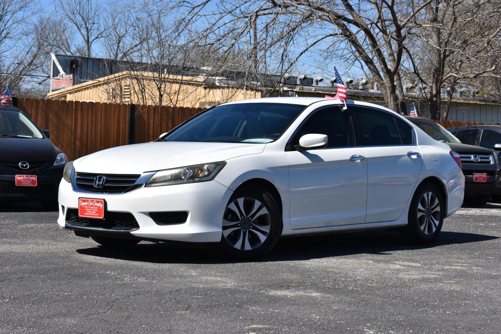 2013 WHITE Honda Accord EX-L V6 Sedan AT (1HGCR3F88DA) with an 3.5L V6 SOHC 24V engine, 6-Speed Automatic transmission, located at 420 E. Kingsbury St., Seguin, TX, 78155, (830) 401-0495, 29.581060, -97.961647 - Photo#3