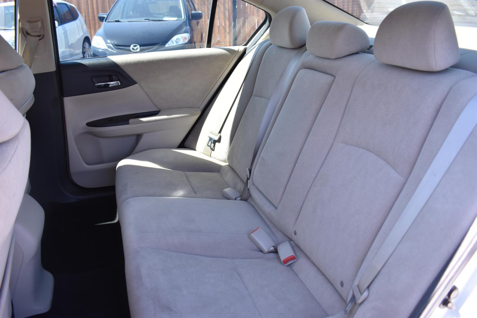 2013 WHITE Honda Accord EX-L V6 Sedan AT (1HGCR3F88DA) with an 3.5L V6 SOHC 24V engine, 6-Speed Automatic transmission, located at 420 E. Kingsbury St., Seguin, TX, 78155, (830) 401-0495, 29.581060, -97.961647 - Photo#5