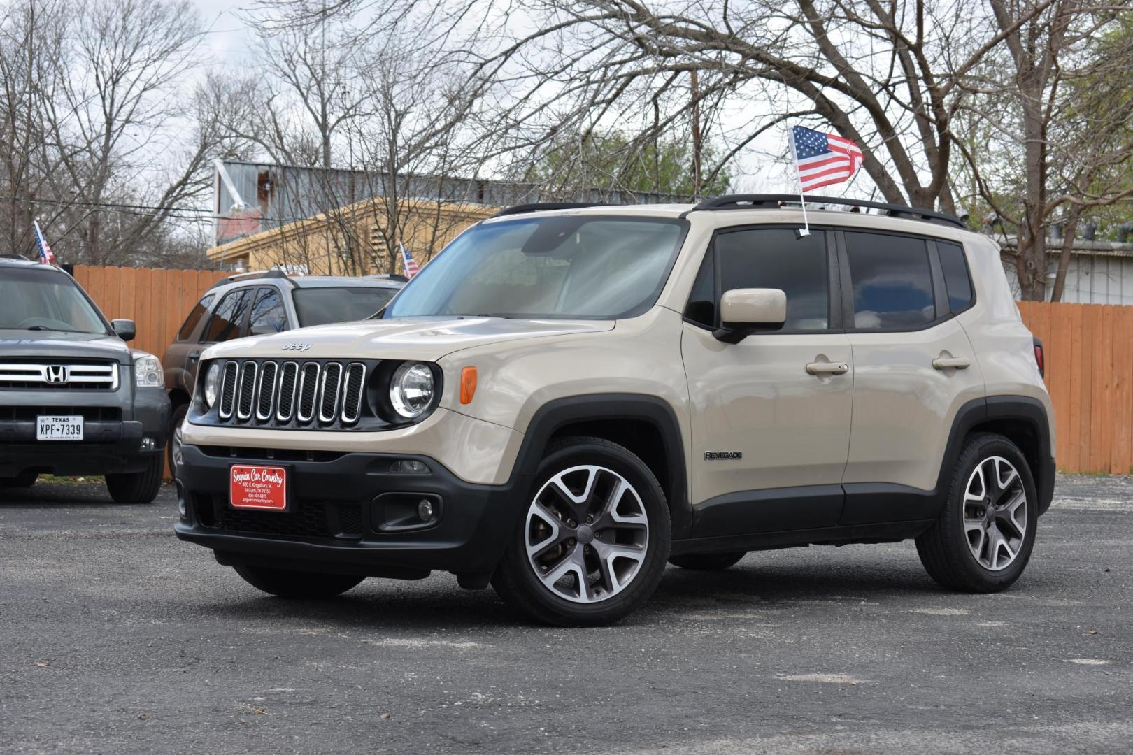 2015 Jeep Renegade Latitude FWD (ZACCJABT5FP) with an 2.4L L4 engine, 6-Speed Manual transmission, located at 420 E. Kingsbury St., Seguin, TX, 78155, (830) 401-0495, 29.581060, -97.961647 - Photo#3