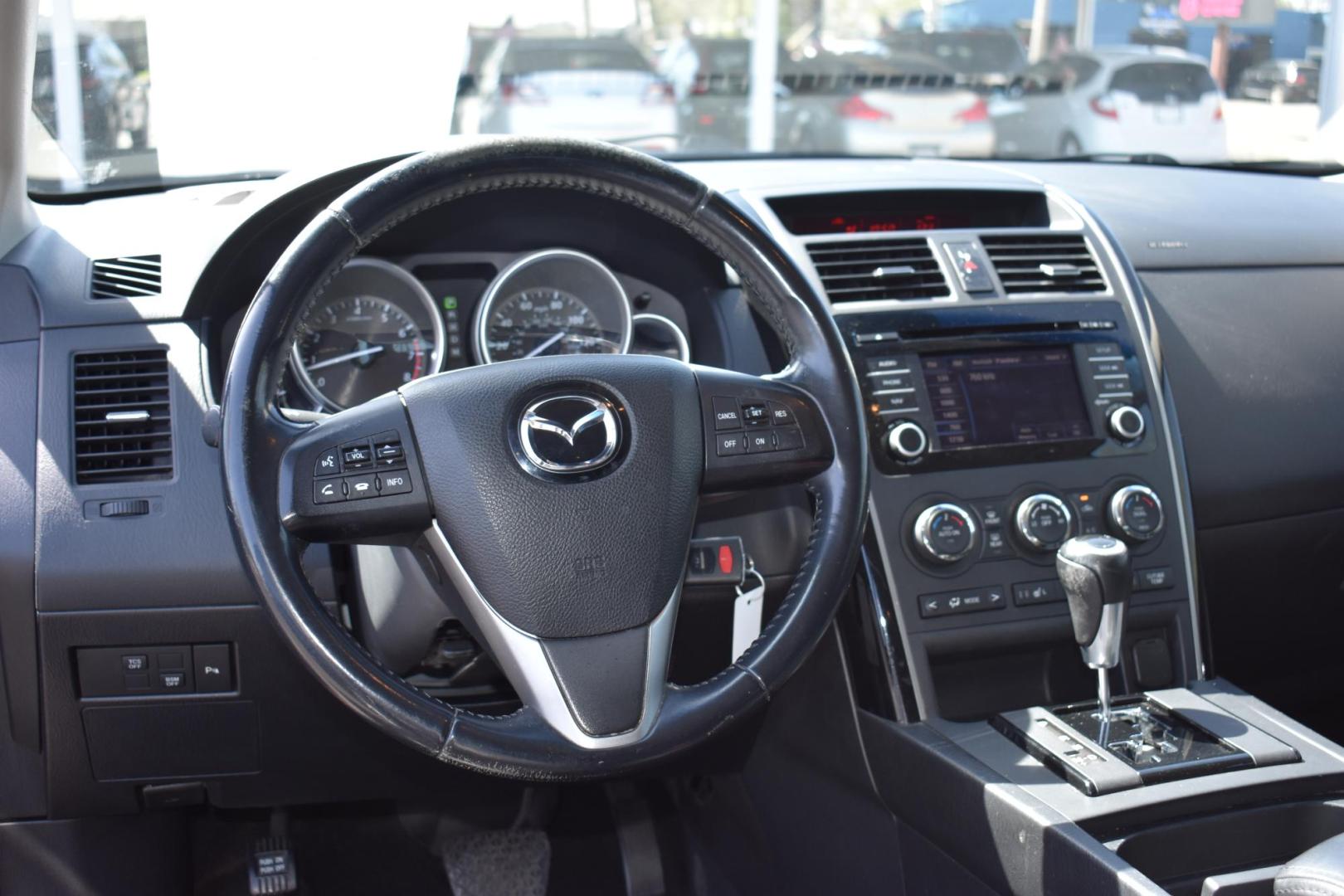 2013 BLACK Mazda CX-9 Touring (JM3TB2CA8D0) with an 3.7L V6 DOHC 24V engine, 6-Speed Automatic transmission, located at 420 E. Kingsbury St., Seguin, TX, 78155, (830) 401-0495, 29.581060, -97.961647 - Photo#6