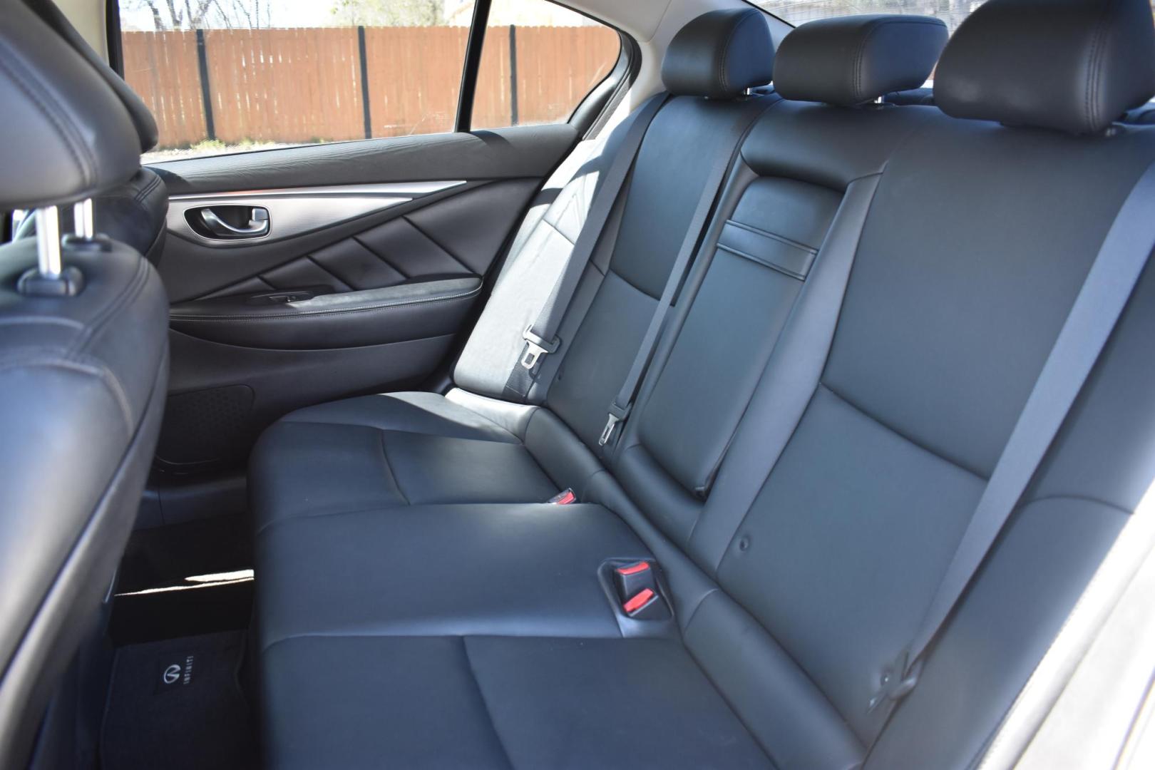 2014 WHITE Infiniti Q50 Premium (JN1BV7AP8EM) with an 3.7L V6 DOHC 24V HYBRID engine, 7-Speed Automatic transmission, located at 420 E. Kingsbury St., Seguin, TX, 78155, (830) 401-0495, 29.581060, -97.961647 - Photo#5