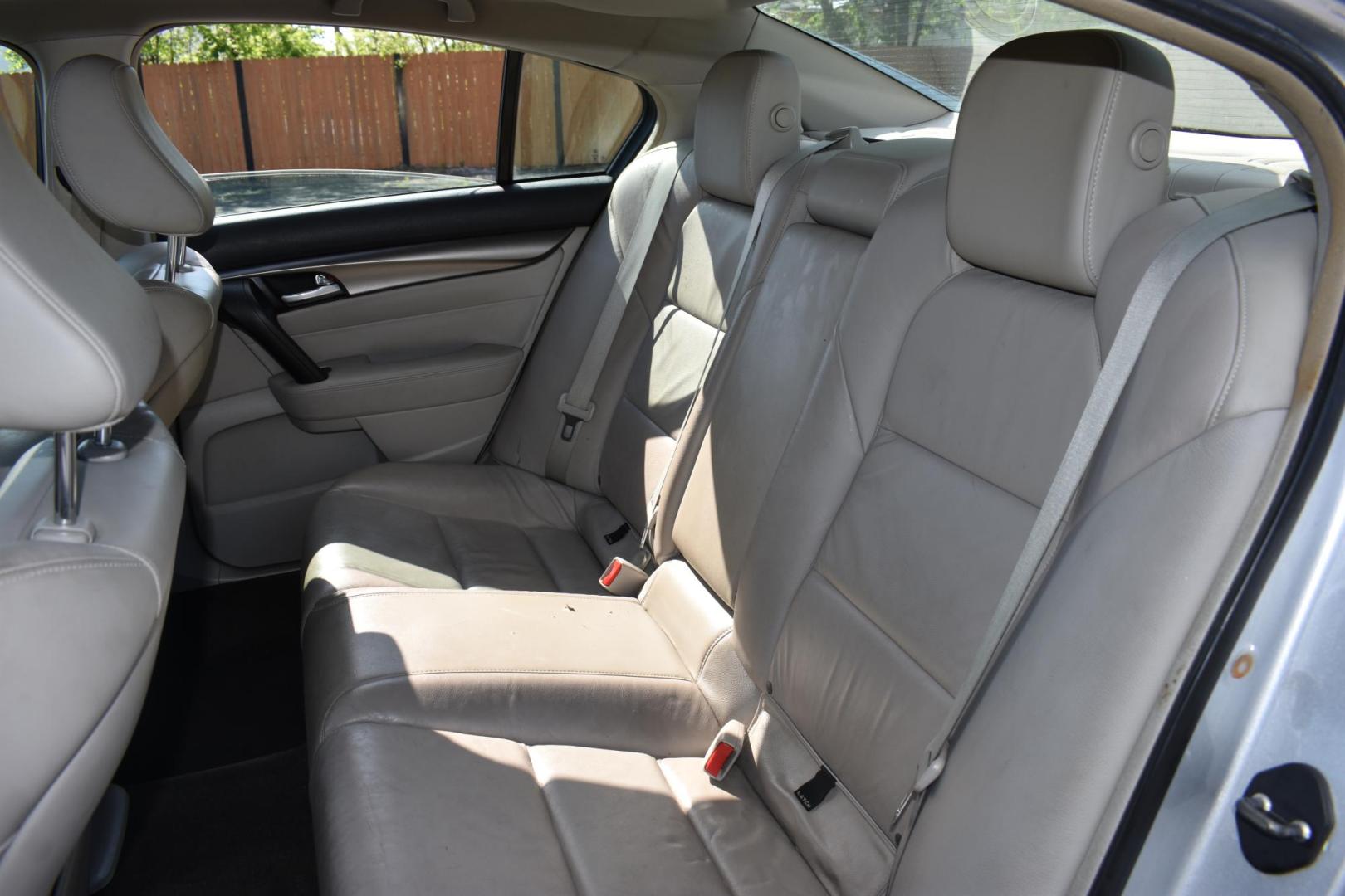 2012 SILVER Acura TL 6-Speed AT (19UUA8F28CA) with an 3.5L V6 SOHC 24V engine, 6-Speed Automatic transmission, located at 420 E. Kingsbury St., Seguin, TX, 78155, (830) 401-0495, 29.581060, -97.961647 - Photo#5