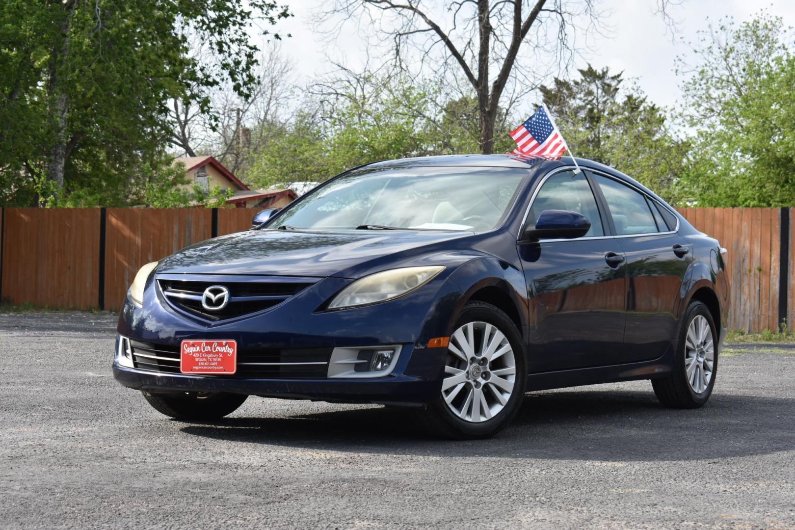 2010 BLUE Mazda MAZDA6 I Grand Touring (1YVHZ8CHXA5) with an 2.5L L4 DOHC 16V engine, 5-Speed Automatic transmission, located at 420 E. Kingsbury St., Seguin, TX, 78155, (830) 401-0495, 29.581060, -97.961647 - Photo#2