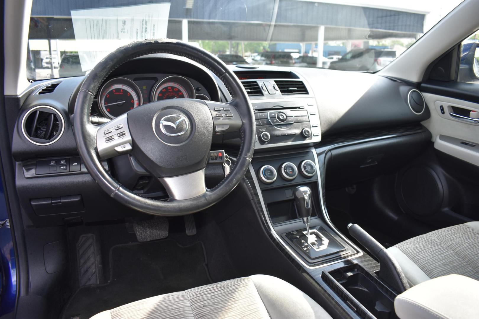 2010 BLUE Mazda MAZDA6 I Grand Touring (1YVHZ8CHXA5) with an 2.5L L4 DOHC 16V engine, 5-Speed Automatic transmission, located at 420 E. Kingsbury St., Seguin, TX, 78155, (830) 401-0495, 29.581060, -97.961647 - Photo#5