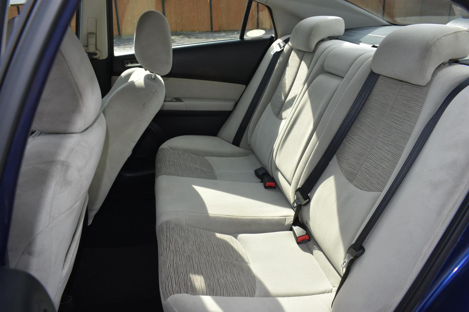 2010 BLUE Mazda MAZDA6 I Grand Touring (1YVHZ8CHXA5) with an 2.5L L4 DOHC 16V engine, 5-Speed Automatic transmission, located at 420 E. Kingsbury St., Seguin, TX, 78155, (830) 401-0495, 29.581060, -97.961647 - Photo#4