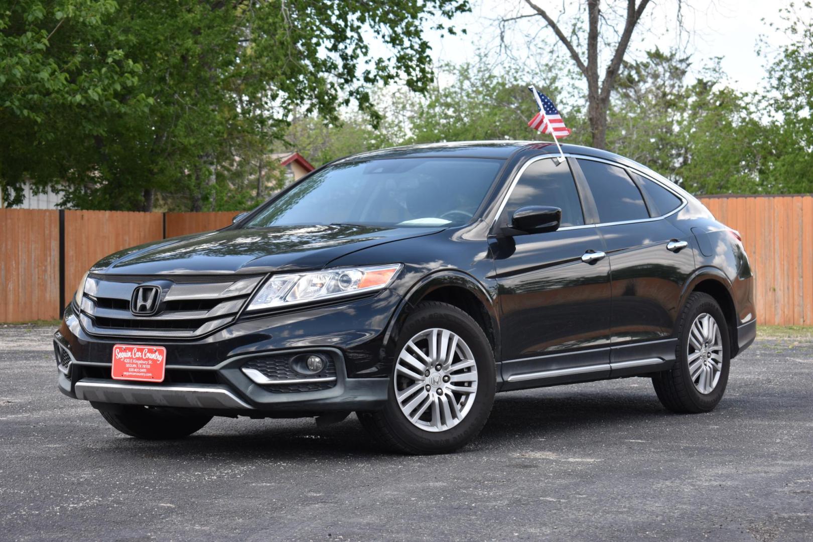 2014 BLACK Honda Crosstour EX-L 2WD (5J6TF3H56EL) with an 2.4L L4 DOHC 16V engine, 5-Speed Automatic transmission, located at 420 E. Kingsbury St., Seguin, TX, 78155, (830) 401-0495, 29.581060, -97.961647 - Photo#3