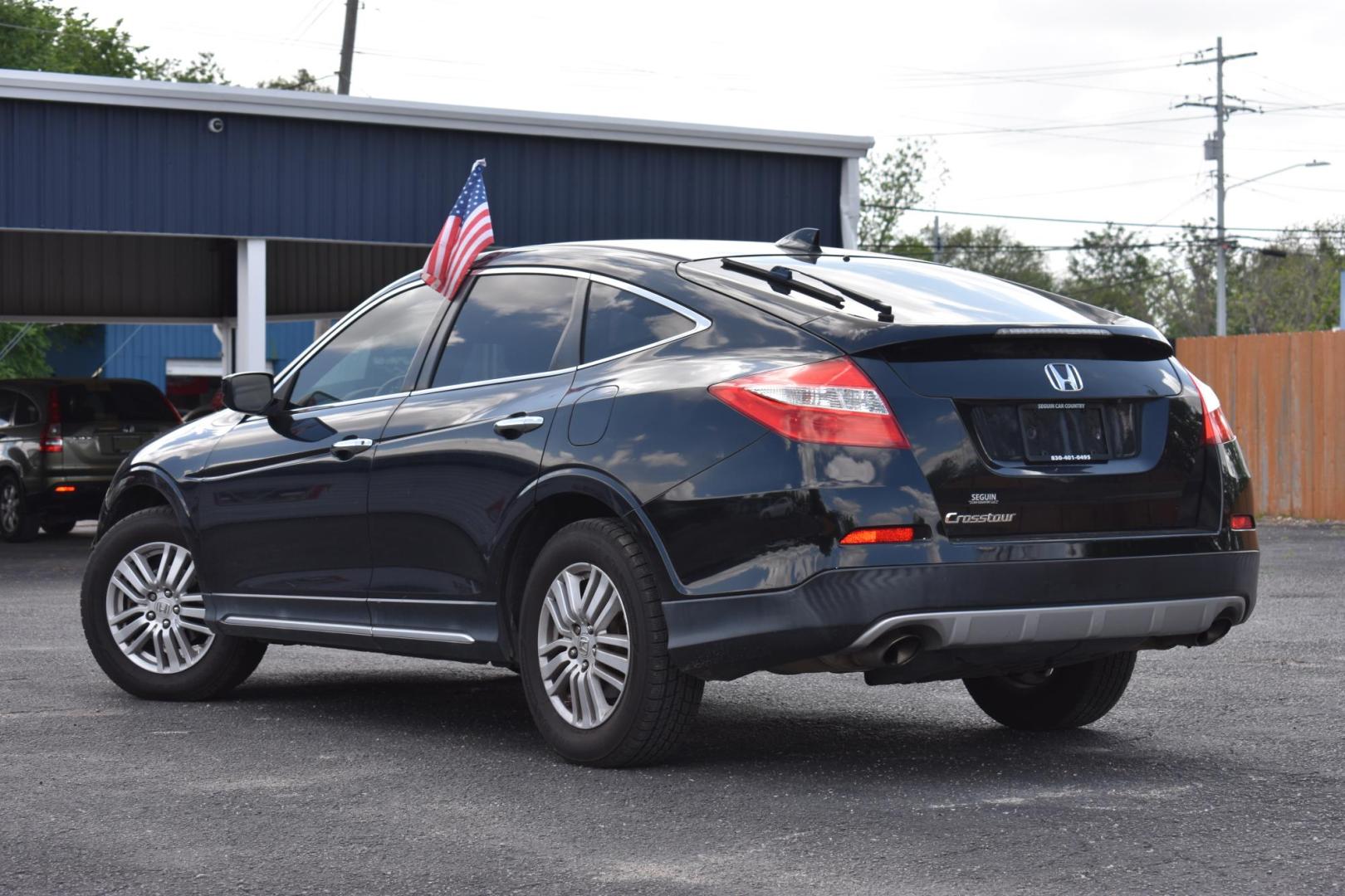 2014 BLACK Honda Crosstour EX-L 2WD (5J6TF3H56EL) with an 2.4L L4 DOHC 16V engine, 5-Speed Automatic transmission, located at 420 E. Kingsbury St., Seguin, TX, 78155, (830) 401-0495, 29.581060, -97.961647 - Photo#2