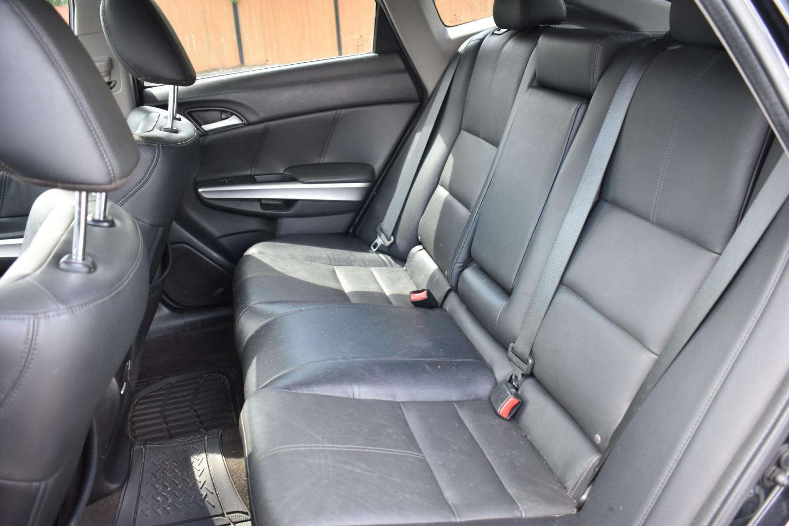 2014 BLACK Honda Crosstour EX-L 2WD (5J6TF3H56EL) with an 2.4L L4 DOHC 16V engine, 5-Speed Automatic transmission, located at 420 E. Kingsbury St., Seguin, TX, 78155, (830) 401-0495, 29.581060, -97.961647 - Photo#5