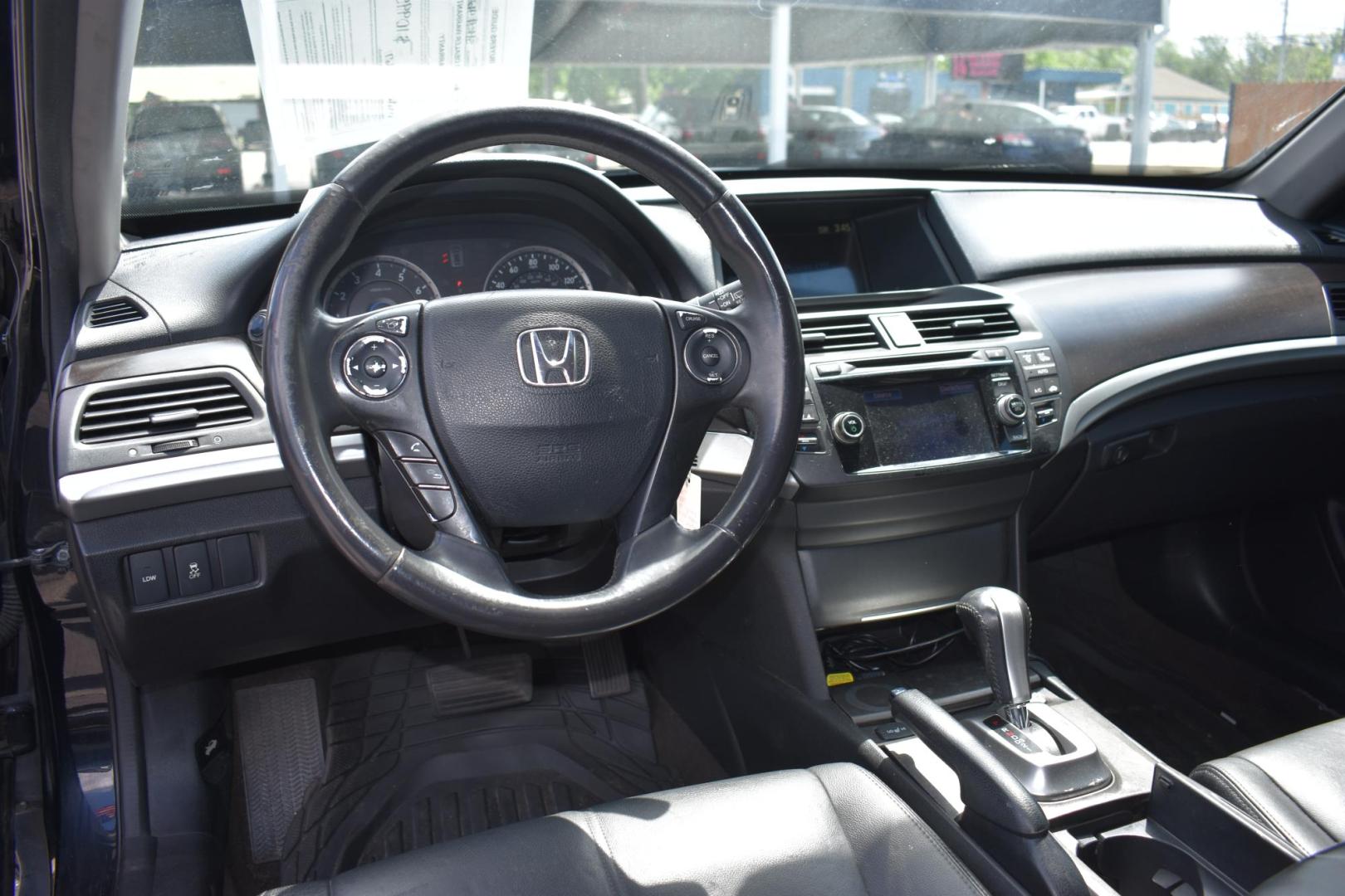 2014 BLACK Honda Crosstour EX-L 2WD (5J6TF3H56EL) with an 2.4L L4 DOHC 16V engine, 5-Speed Automatic transmission, located at 420 E. Kingsbury St., Seguin, TX, 78155, (830) 401-0495, 29.581060, -97.961647 - Photo#6