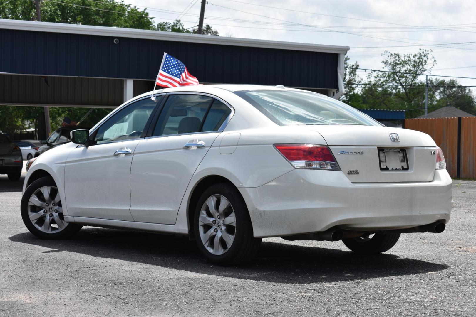 2010 WHITE Honda Accord EX-L V-6 Sedan AT (5KBCP3F82AB) with an 3.5L V6 SOHC 24V engine, 5-Speed Automatic transmission, located at 420 E. Kingsbury St., Seguin, TX, 78155, (830) 401-0495, 29.581060, -97.961647 - Photo#2