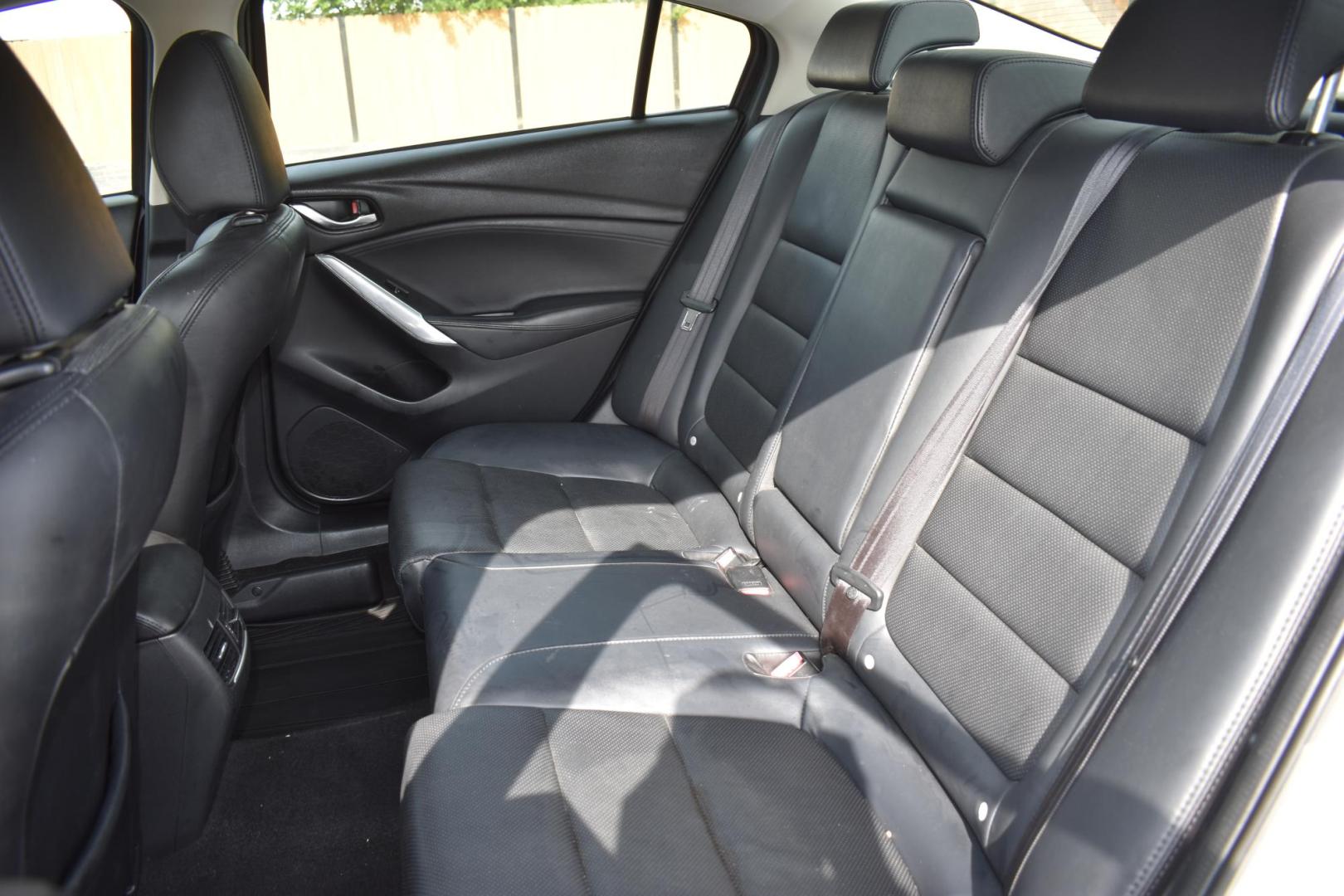 2017 WHITE Mazda Mazda6 i Touring AT (JM1GL1V51H1) with an 2.5L L4 DOHC 16V engine, 6A transmission, located at 420 E. Kingsbury St., Seguin, TX, 78155, (830) 401-0495, 29.581060, -97.961647 - Photo#5