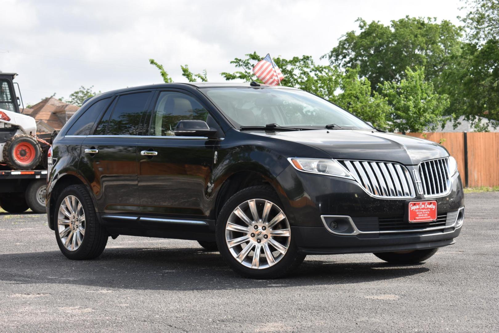 2013 BLACK Lincoln MKX FWD (2LMDJ6JK4DB) with an 3.7L V6 DOHC 24V engine, 6-Speed Automatic transmission, located at 420 E. Kingsbury St., Seguin, TX, 78155, (830) 401-0495, 29.581060, -97.961647 - Photo#1