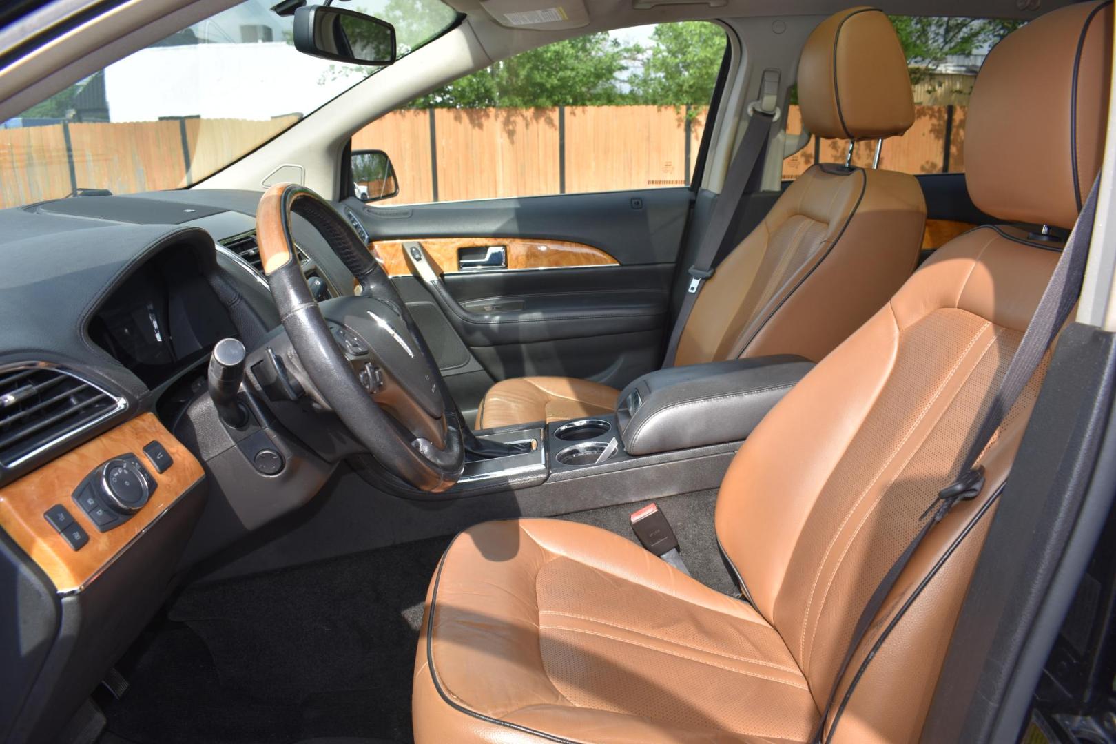 2013 BLACK Lincoln MKX FWD (2LMDJ6JK4DB) with an 3.7L V6 DOHC 24V engine, 6-Speed Automatic transmission, located at 420 E. Kingsbury St., Seguin, TX, 78155, (830) 401-0495, 29.581060, -97.961647 - Photo#4