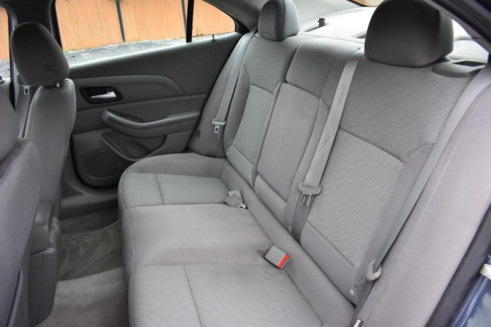 2013 BLUE Chevrolet Malibu LS (1G11B5SAXDF) with an 2.5L L4 DOHC 16V engine, 6-Speed Automatic transmission, located at 420 E. Kingsbury St., Seguin, TX, 78155, (830) 401-0495, 29.581060, -97.961647 - Photo#4