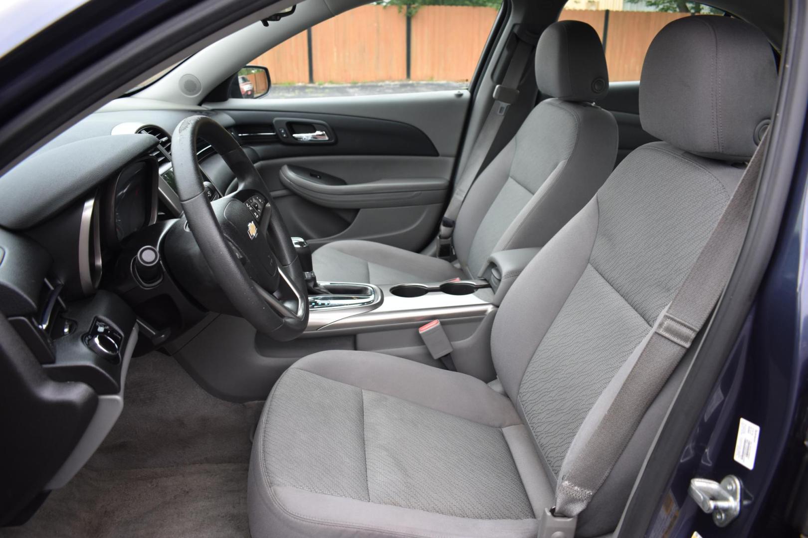 2013 BLUE Chevrolet Malibu LS (1G11B5SAXDF) with an 2.5L L4 DOHC 16V engine, 6-Speed Automatic transmission, located at 420 E. Kingsbury St., Seguin, TX, 78155, (830) 401-0495, 29.581060, -97.961647 - Photo#3