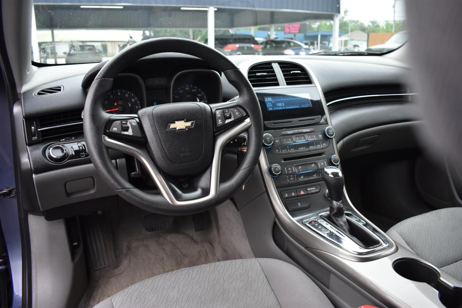 2013 BLUE Chevrolet Malibu LS (1G11B5SAXDF) with an 2.5L L4 DOHC 16V engine, 6-Speed Automatic transmission, located at 420 E. Kingsbury St., Seguin, TX, 78155, (830) 401-0495, 29.581060, -97.961647 - Photo#5