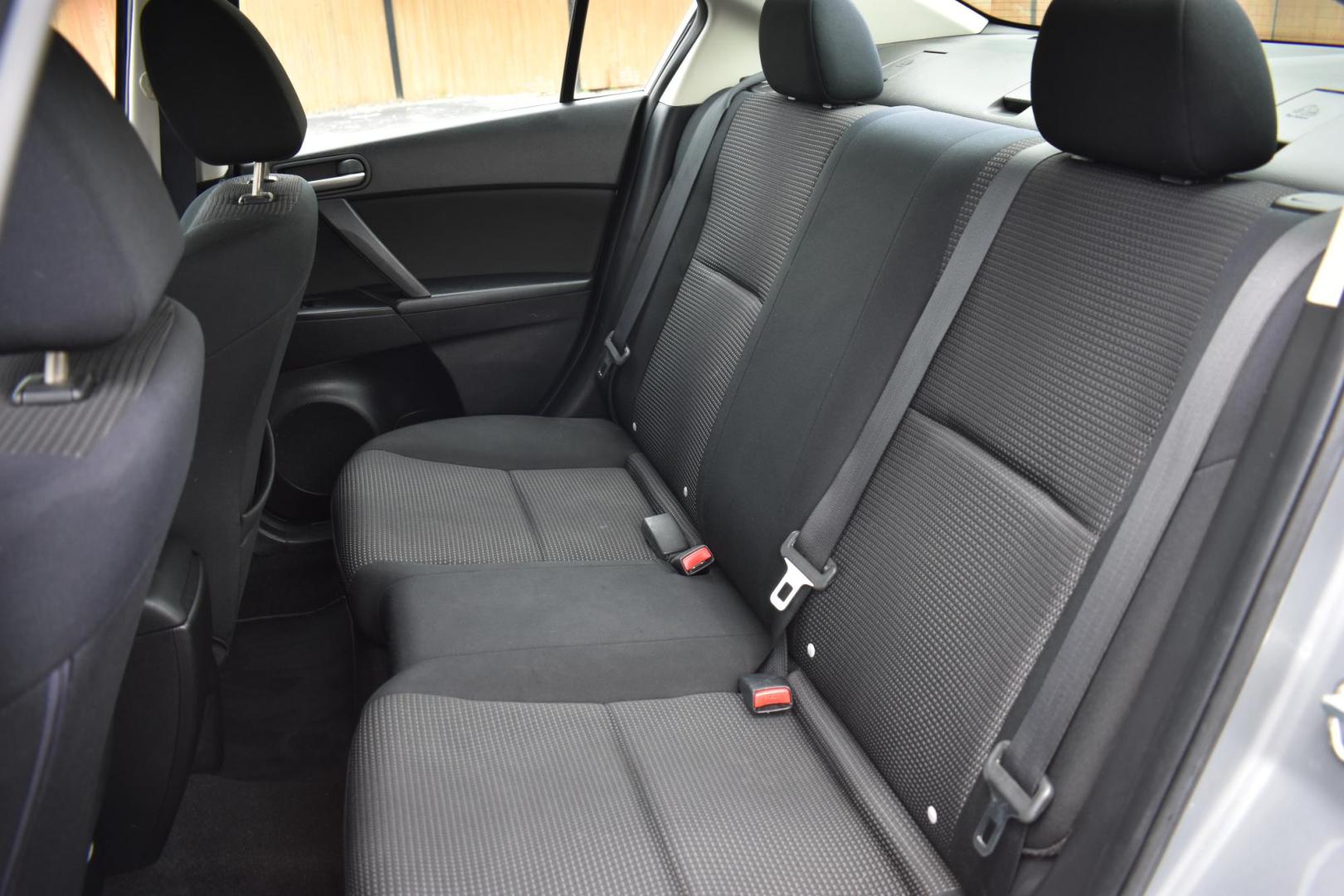 2013 SILVER Mazda MAZDA3 i SV MT 4-Door (JM1BL1TF7D1) with an 2.0L L4 DOHC 16V engine, 5-Speed Manual transmission, located at 420 E. Kingsbury St., Seguin, TX, 78155, (830) 401-0495, 29.581060, -97.961647 - Photo#4