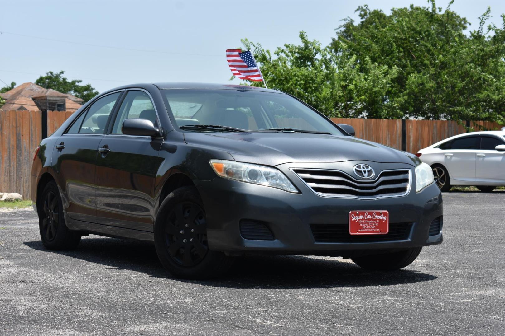 2010 GRAY Toyota Camry Camry-Grade 6-Spd AT (4T1BF3EK0AU) with an 2.5L L4 DOHC 16V engine, 6-Speed Automatic Overdrive transmission, located at 420 E. Kingsbury St., Seguin, TX, 78155, (830) 401-0495, 29.581060, -97.961647 - Photo#1