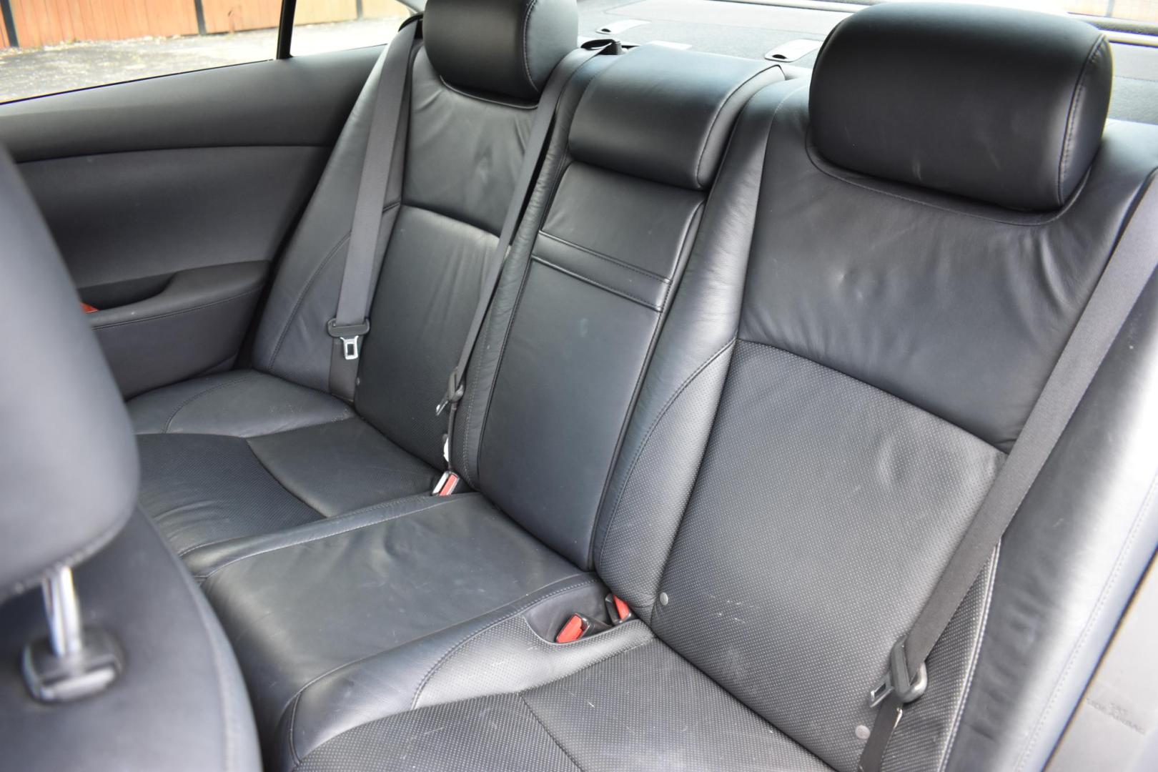 2008 SILVER Lexus ES 350 Sedan (JTHBJ46G282) with an 3.5L V6 DOHC 24V engine, 6-Speed Automatic Overdrive transmission, located at 420 E. Kingsbury St., Seguin, TX, 78155, (830) 401-0495, 29.581060, -97.961647 - Photo#4