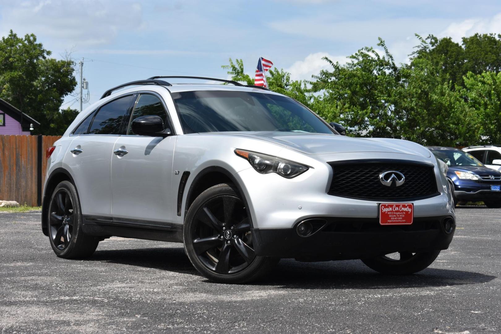 2017 SILVER Infiniti QX70 Base AWD (JN8CS1MW1HM) with an 3.7L V6 DOHC 24V engine, 7A transmission, located at 420 E. Kingsbury St., Seguin, TX, 78155, (830) 401-0495, 29.581060, -97.961647 - Photo#1