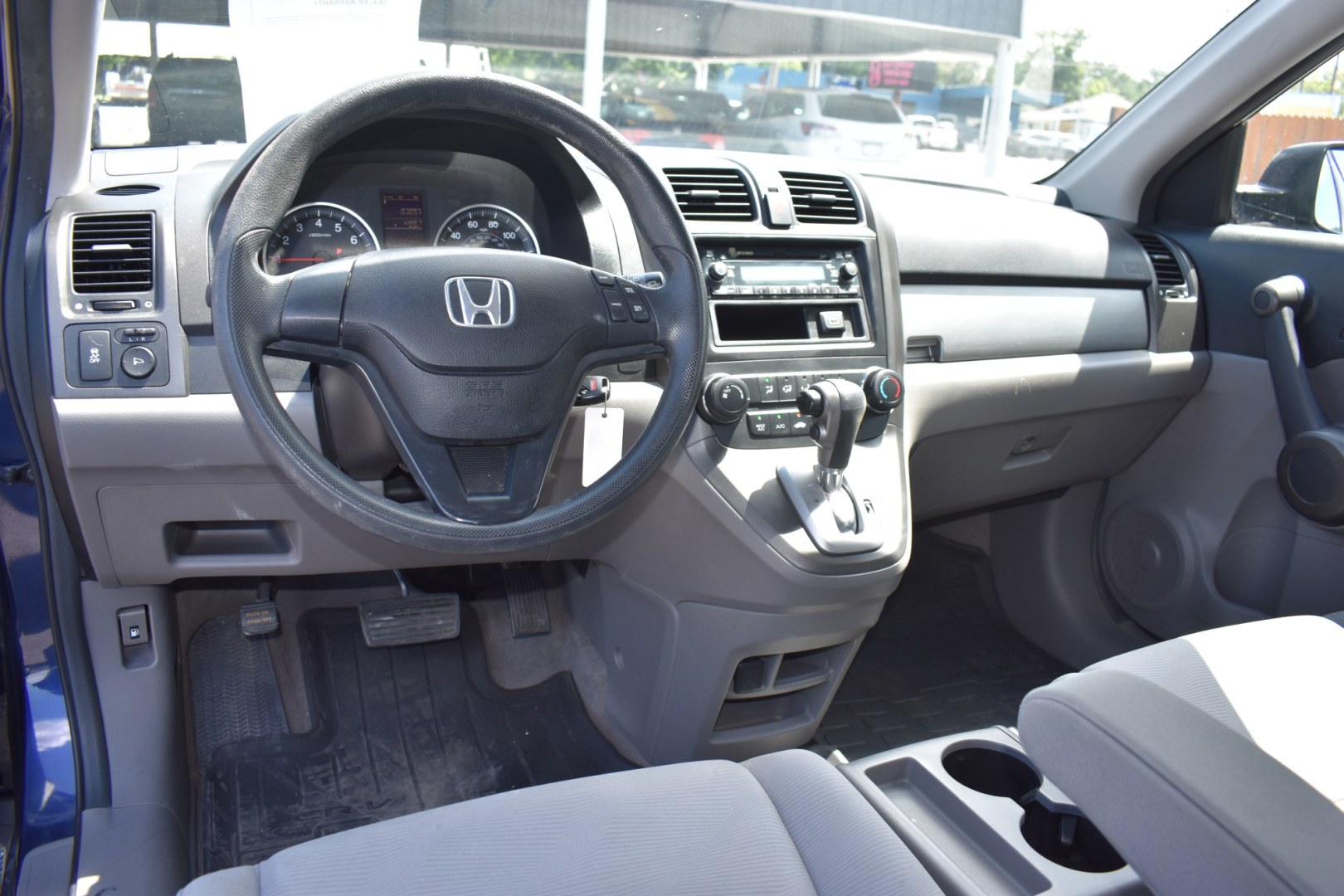 2010 BLUE Honda CR-V LX 2WD 5-Speed AT (JHLRE3H38AC) with an 2.4L L4 DOHC 16V engine, 5A transmission, located at 420 E. Kingsbury St., Seguin, TX, 78155, (830) 401-0495, 29.581060, -97.961647- Photo#3