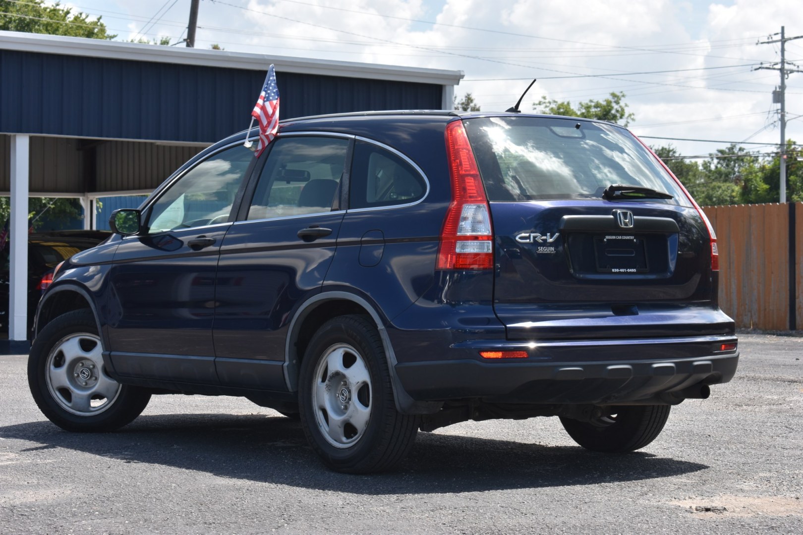 2010 BLUE Honda CR-V LX 2WD 5-Speed AT (JHLRE3H38AC) with an 2.4L L4 DOHC 16V engine, 5A transmission, located at 420 E. Kingsbury St., Seguin, TX, 78155, (830) 401-0495, 29.581060, -97.961647- Photo#2