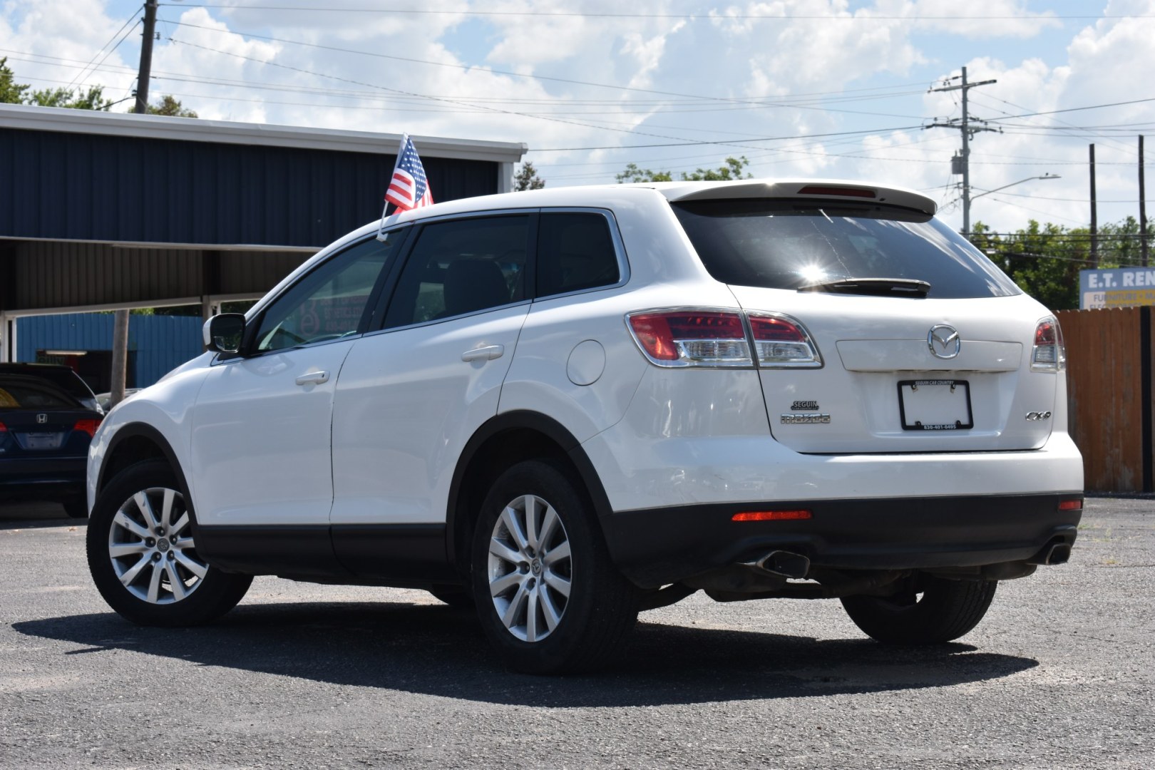 2009 WHITE Mazda CX-9 Grand Touring FWD (JM3TB28A690) with an 3.7L V6 DOHC 24V engine, 6A transmission, located at 420 E. Kingsbury St., Seguin, TX, 78155, (830) 401-0495, 29.581060, -97.961647- Photo#2