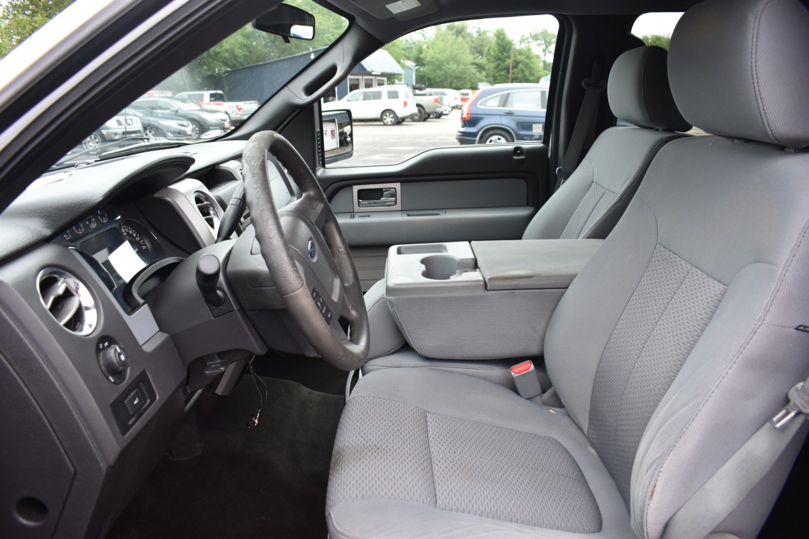 2011 WHITE Ford F-150 FX2 SuperCrew 5.5-ft. Bed 2WD (1FTEW1CM5BK) with an 3.7L V6 DOHC 24V engine, 4A transmission, located at 420 E. Kingsbury St., Seguin, TX, 78155, (830) 401-0495, 29.581060, -97.961647- Photo#5