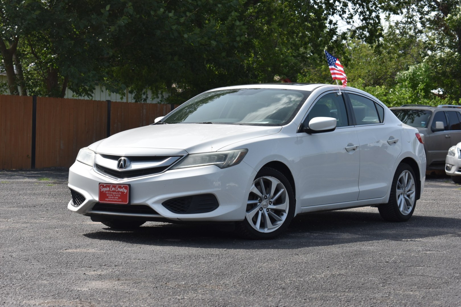 2016 WHITE Acura ILX 8-Spd AT w/ Premium Package (19UDE2F72GA) with an 2.0L L4 16V DOHC engine, 8A transmission, located at 420 E. Kingsbury St., Seguin, TX, 78155, (830) 401-0495, 29.581060, -97.961647- Photo#1