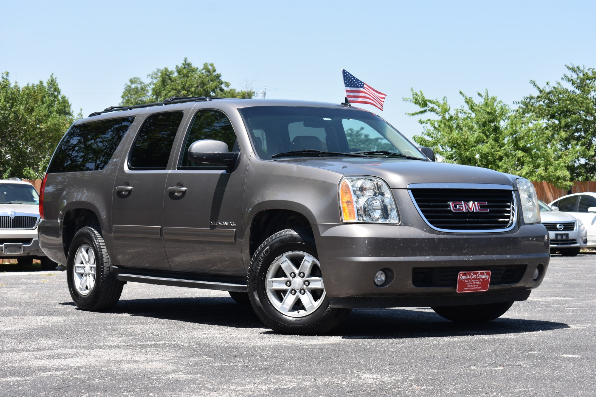 photo of 2012 GMC Yukon XL SLT-1 1/2 Ton 2WD