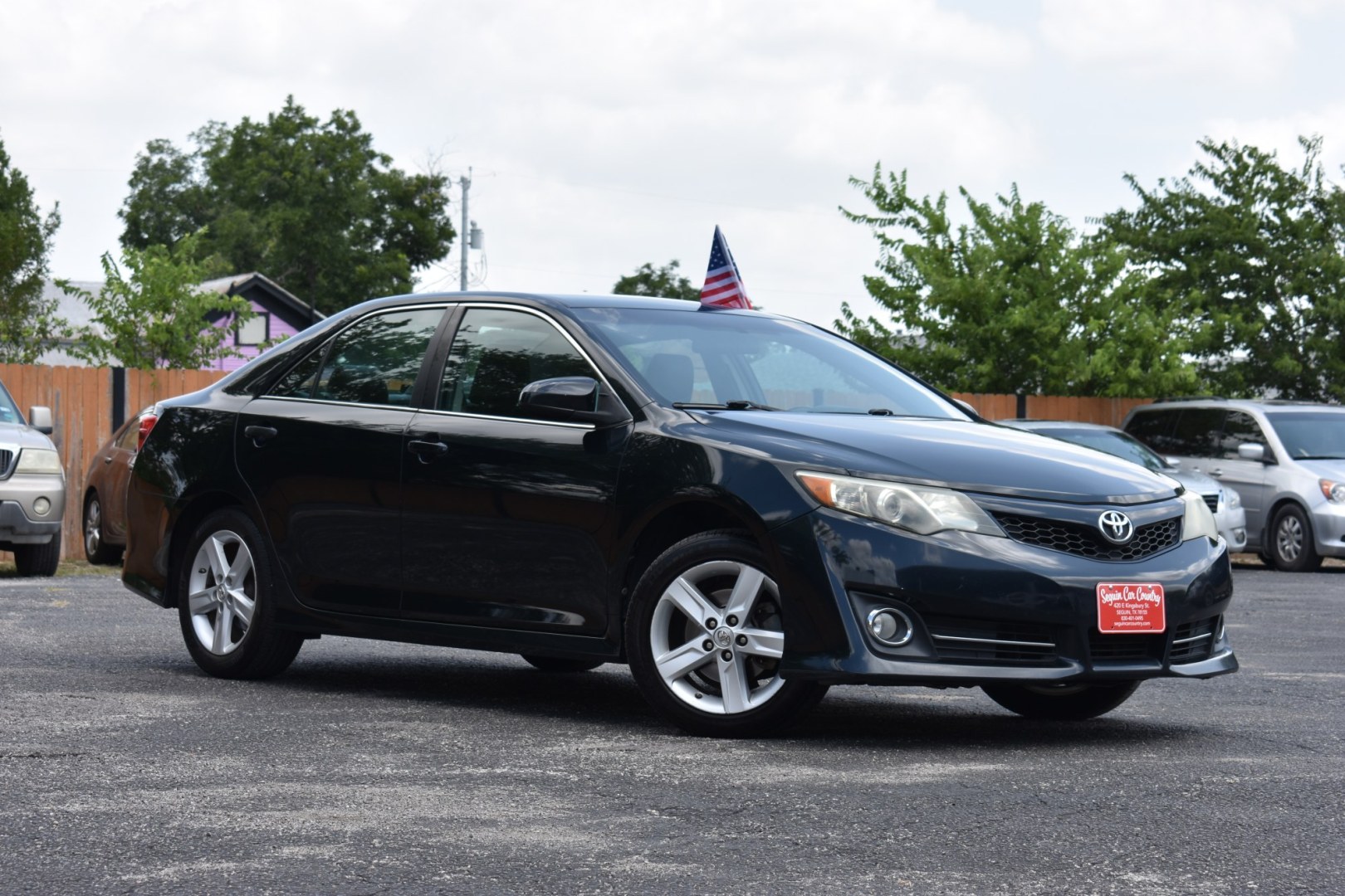 2014 BLUE TOYOTA CAMRY SE (4T1BF1FK9EU) with an 2.5L L4 DOHC 16V engine, 6-SPEED AUTOMATIC transmission, located at 420 E. Kingsbury St., Seguin, TX, 78155, (830) 401-0495, 29.581060, -97.961647- Photo#0