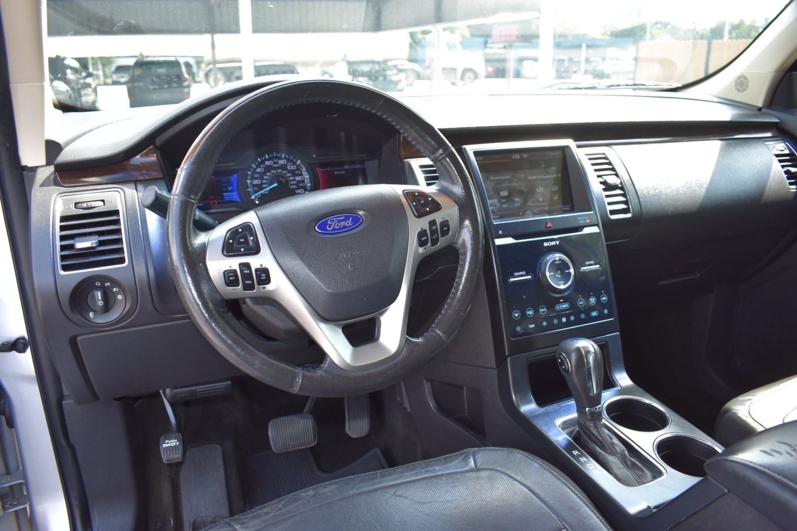 2013 SILVER FORD FLEX Limited AWD (2FMHK6D85DB) with an 3.5L V6 DOHC 24V engine, 6-SPEED AUTOMATIC OVERDRIVE transmission, located at 420 E. Kingsbury St., Seguin, TX, 78155, (830) 401-0495, 29.581060, -97.961647- Photo#3
