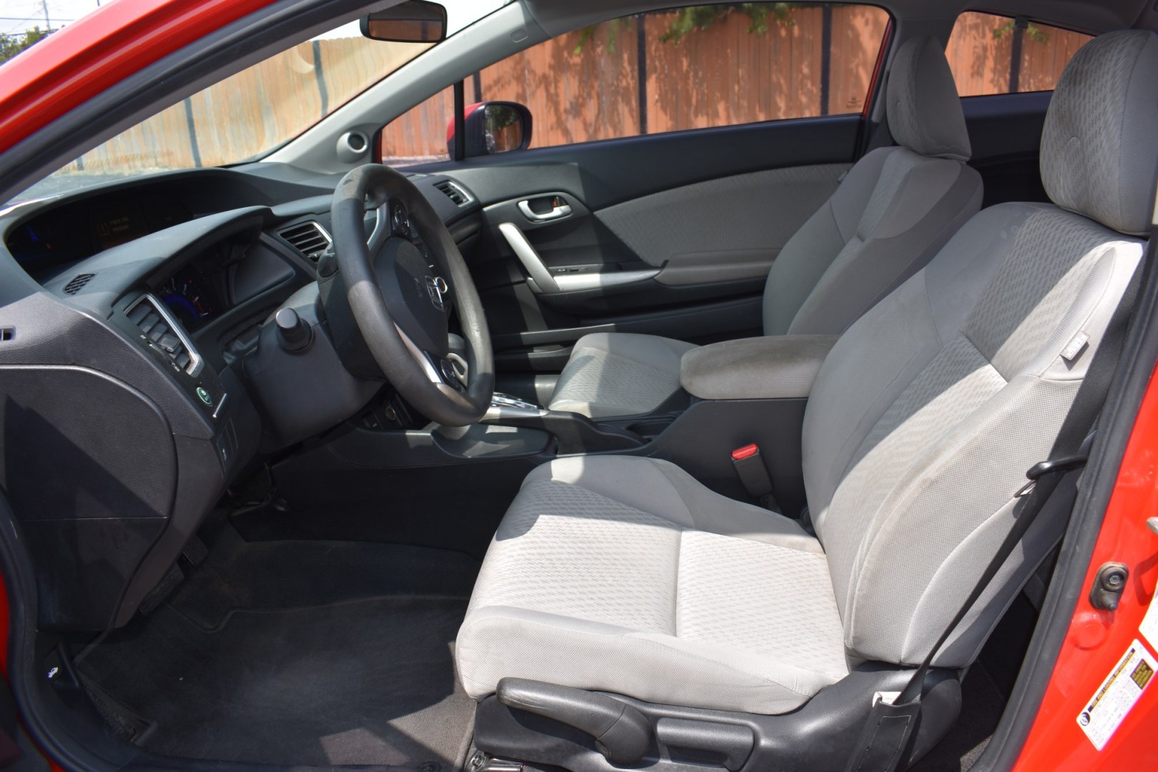 2015 RED HONDA CIVIC LX Coupe CVT (2HGFG3B5XFH) with an 1.8L L4 SOHC 16V engine, CVT transmission, located at 420 E. Kingsbury St., Seguin, TX, 78155, (830) 401-0495, 29.581060, -97.961647- Photo#5