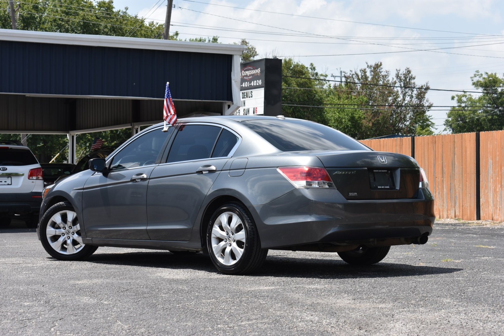 2010 GRAY HONDA ACCORD EX-L Sedan AT (1HGCP2F88AA) with an 2.4L L4 DOHC 16V engine, 5-SPEED AUTOMATIC transmission, located at 420 E. Kingsbury St., Seguin, TX, 78155, (830) 401-0495, 29.581060, -97.961647- Photo#2