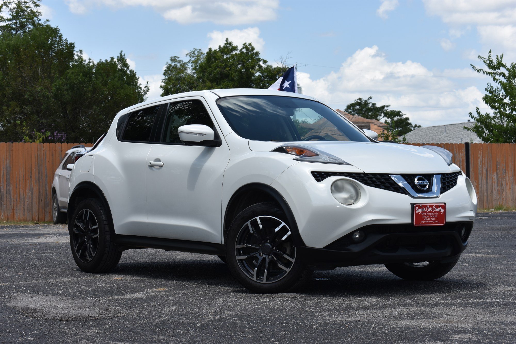 photo of 2015 NISSAN JUKE S FWD