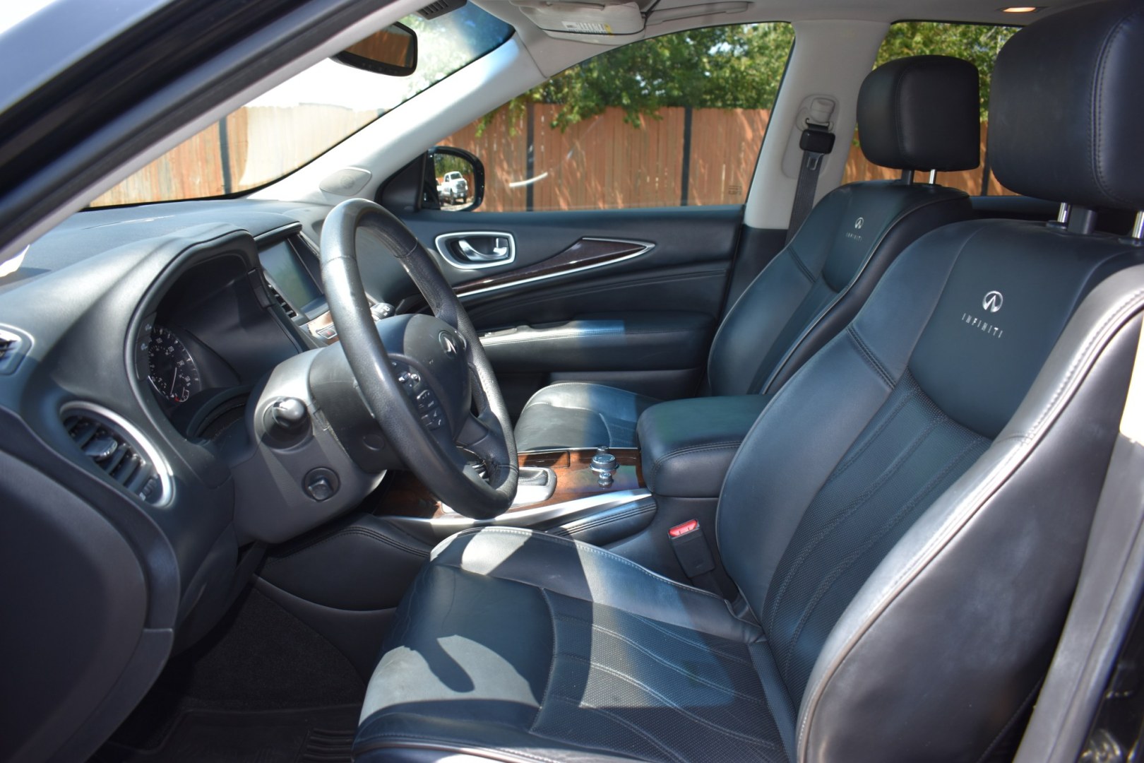 2014 BLACK INFINITI QX60 FWD (5N1AL0MN7EC) with an 3.5L V6 DOHC 24V engine, CVT transmission, located at 420 E. Kingsbury St., Seguin, TX, 78155, (830) 401-0495, 29.581060, -97.961647- Photo#5
