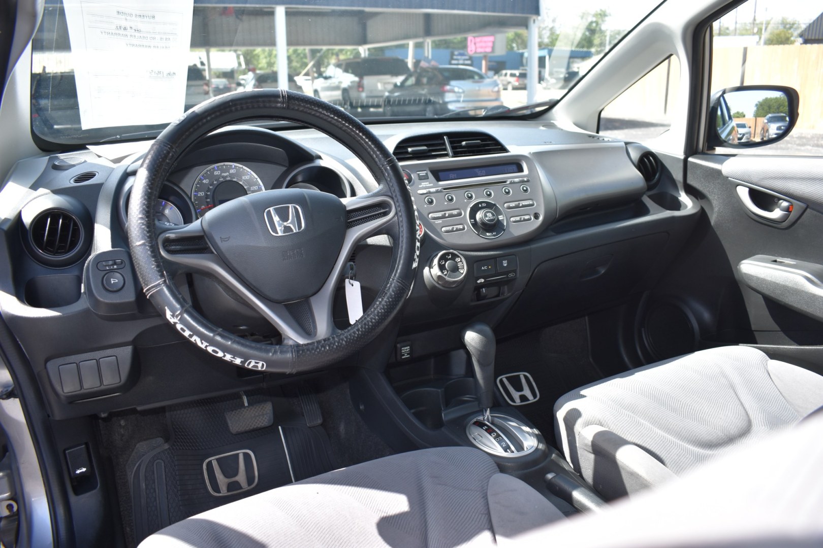 2009 SILVER HONDA FIT 5-Speed AT (JHMGE88269S) with an 1.5L L4 SOHC 16V engine, 5-SPEED AUTOMATIC transmission, located at 420 E. Kingsbury St., Seguin, TX, 78155, (830) 401-0495, 29.581060, -97.961647- Photo#3