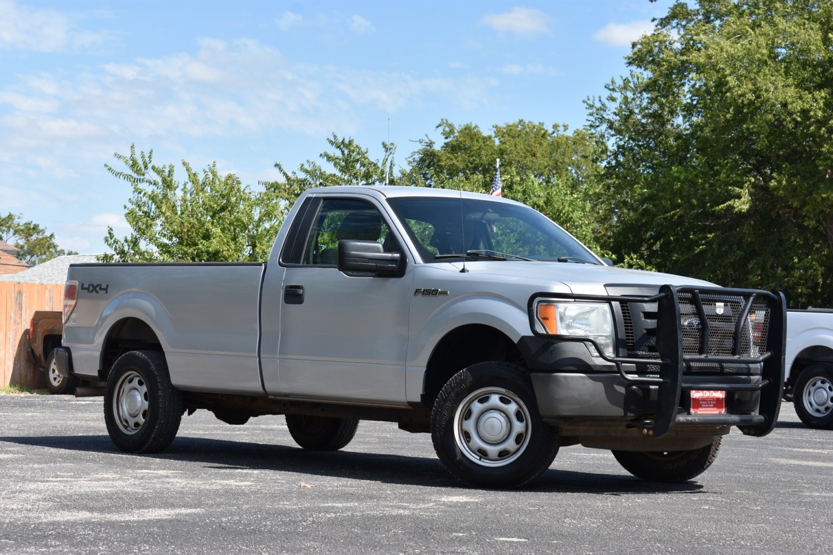 2012 SILVER FORD F-150 XLT 8-ft. Bed 2WD (1FTNF1EF3CK) with an 5.0L V8 OHV 16V engine, 6-SPEED AUTOMATIC transmission, located at 420 E. Kingsbury St., Seguin, TX, 78155, (830) 401-0495, 29.581060, -97.961647- Photo#0