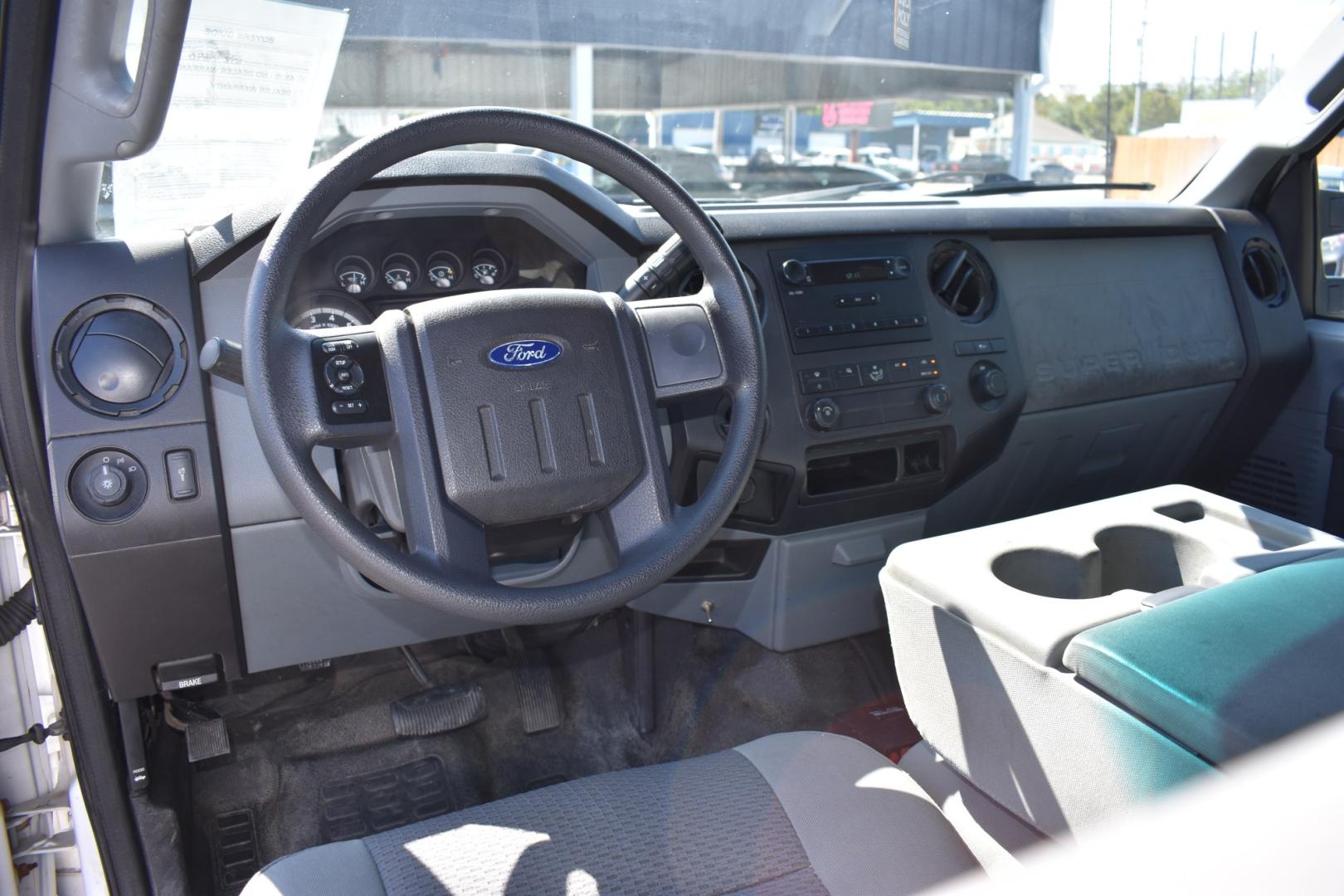 2011 FORD F-250 SD King Ranch Crew Cab 2WD (1FT7W2A63BE) with an 6.2L V8 OHV 16V engine, 6-SPEED AUTOMATIC transmission, located at 420 E. Kingsbury St., Seguin, TX, 78155, (830) 401-0495, 29.581060, -97.961647- Photo#3