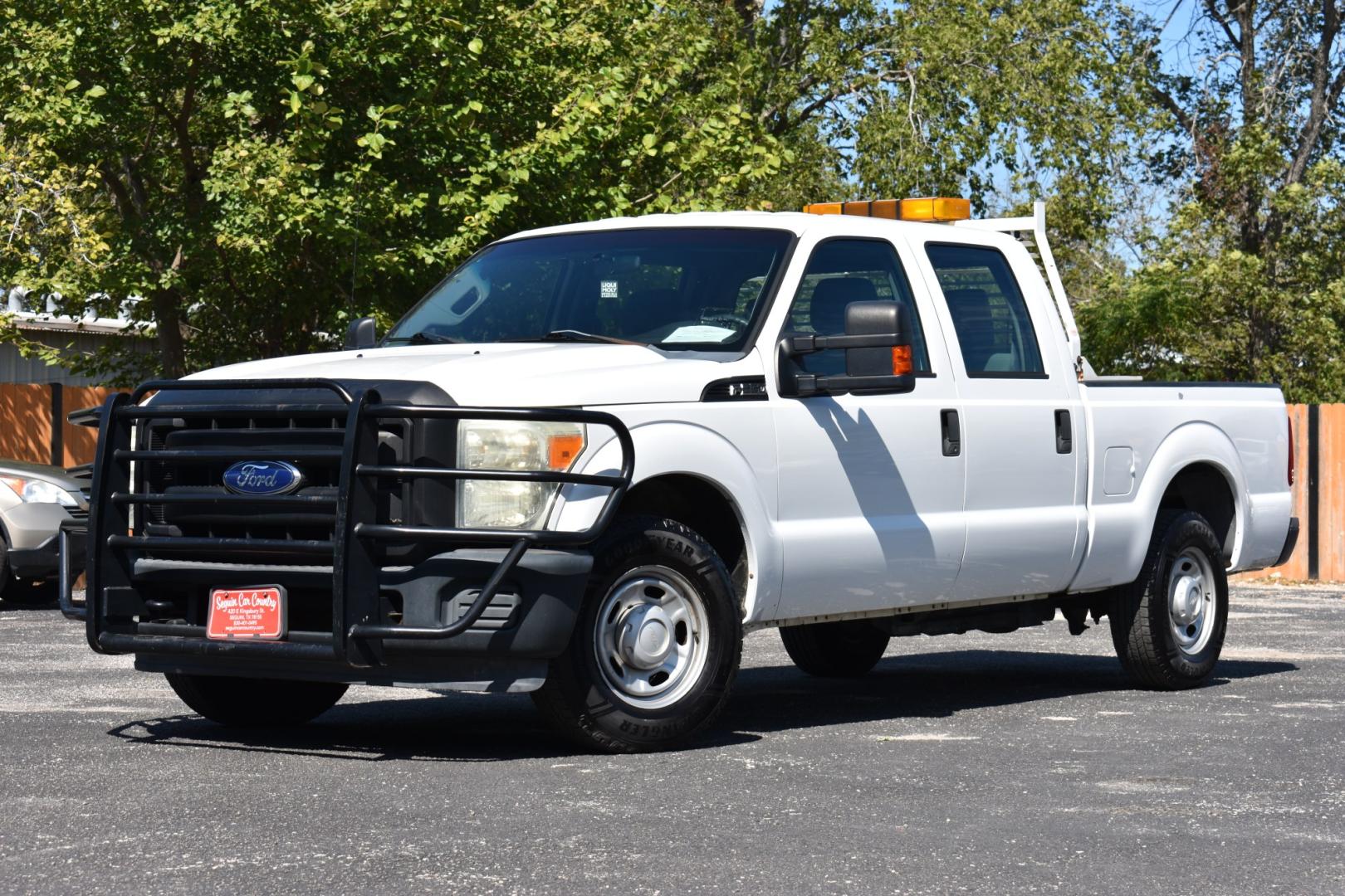2011 FORD F-250 SD King Ranch Crew Cab 2WD (1FT7W2A63BE) with an 6.2L V8 OHV 16V engine, 6-SPEED AUTOMATIC transmission, located at 420 E. Kingsbury St., Seguin, TX, 78155, (830) 401-0495, 29.581060, -97.961647- Photo#2