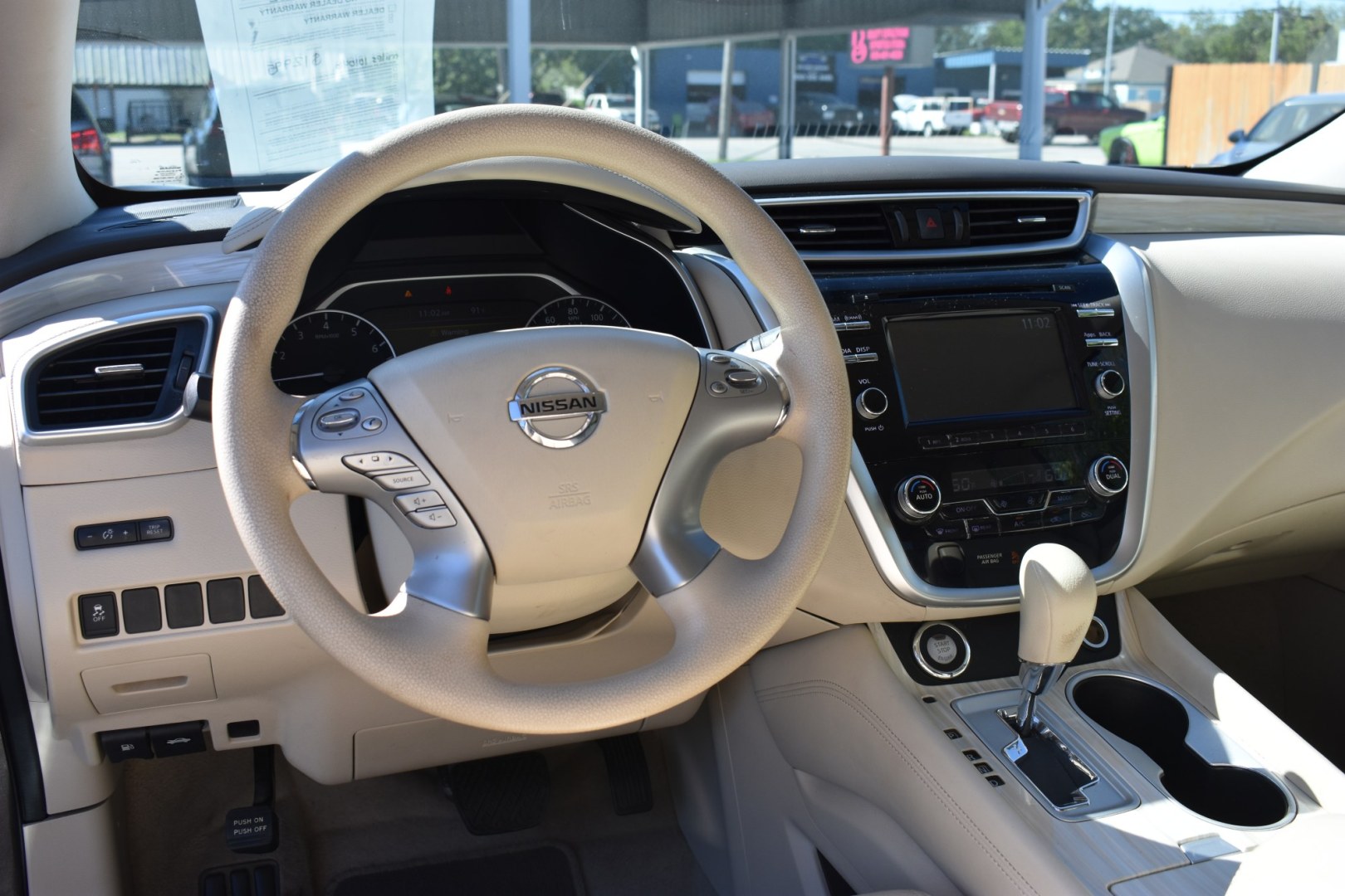 2015 GRAY NISSAN MURANO Platinum FWD (5N1AZ2MGXFN) with an 3.5L V6 DOHC 24V engine, CVT transmission, located at 420 E. Kingsbury St., Seguin, TX, 78155, (830) 401-0495, 29.581060, -97.961647- Photo#3