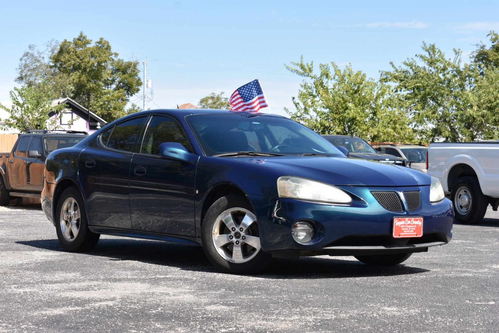 2006 GREEN PONTIAC GRAND PRIX Base (2G2WP552261) with an 3.8L V6 OHV 12V engine, 4-SPEED AUTOMATIC transmission, located at 420 E. Kingsbury St., Seguin, TX, 78155, (830) 401-0495, 29.581060, -97.961647- Photo#0